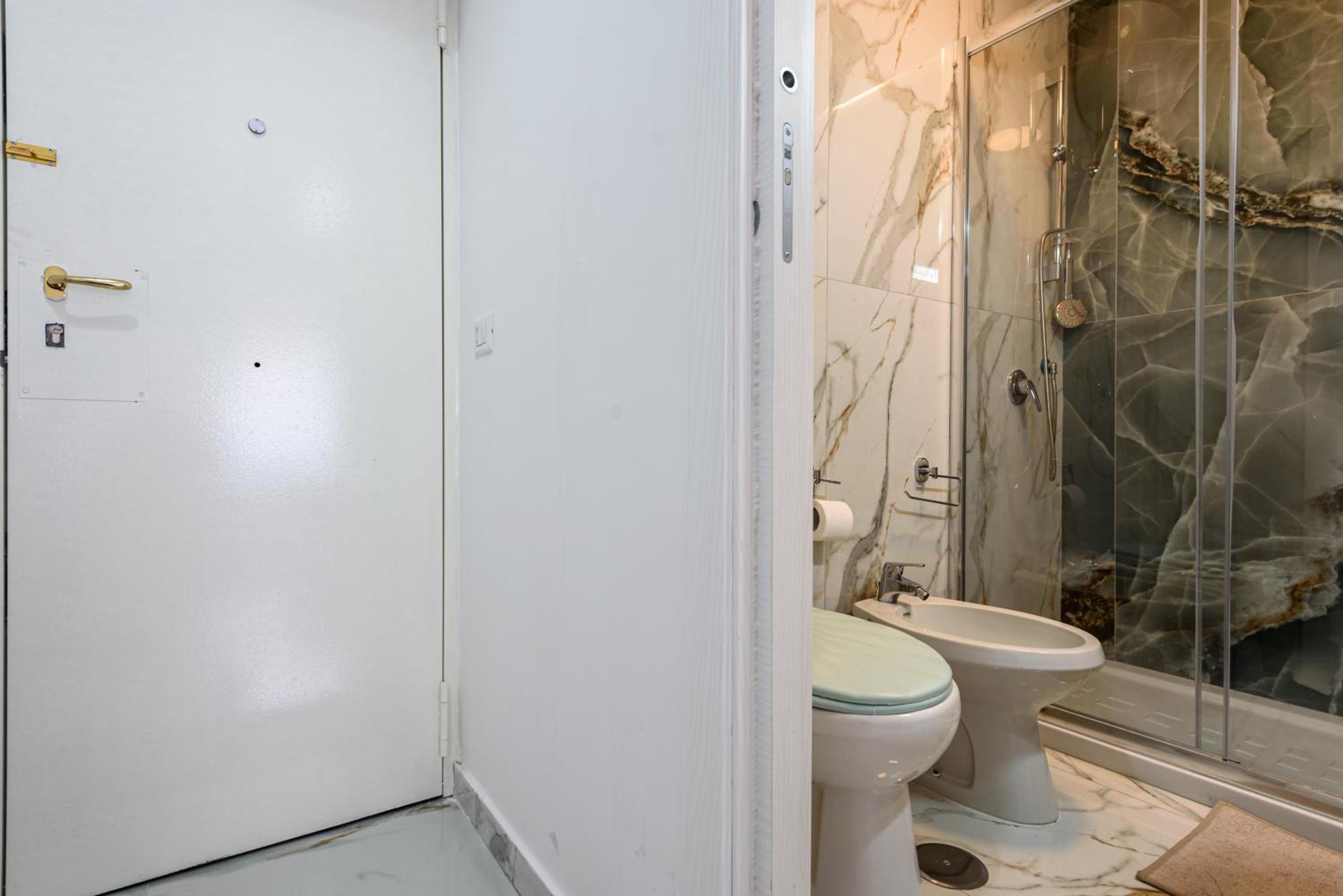 Casa Nina Apartment เนเปิลส์ ภายนอก รูปภาพ
